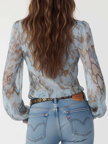Blusa Boho de Gasa con Volantes y Estampado Serpiente